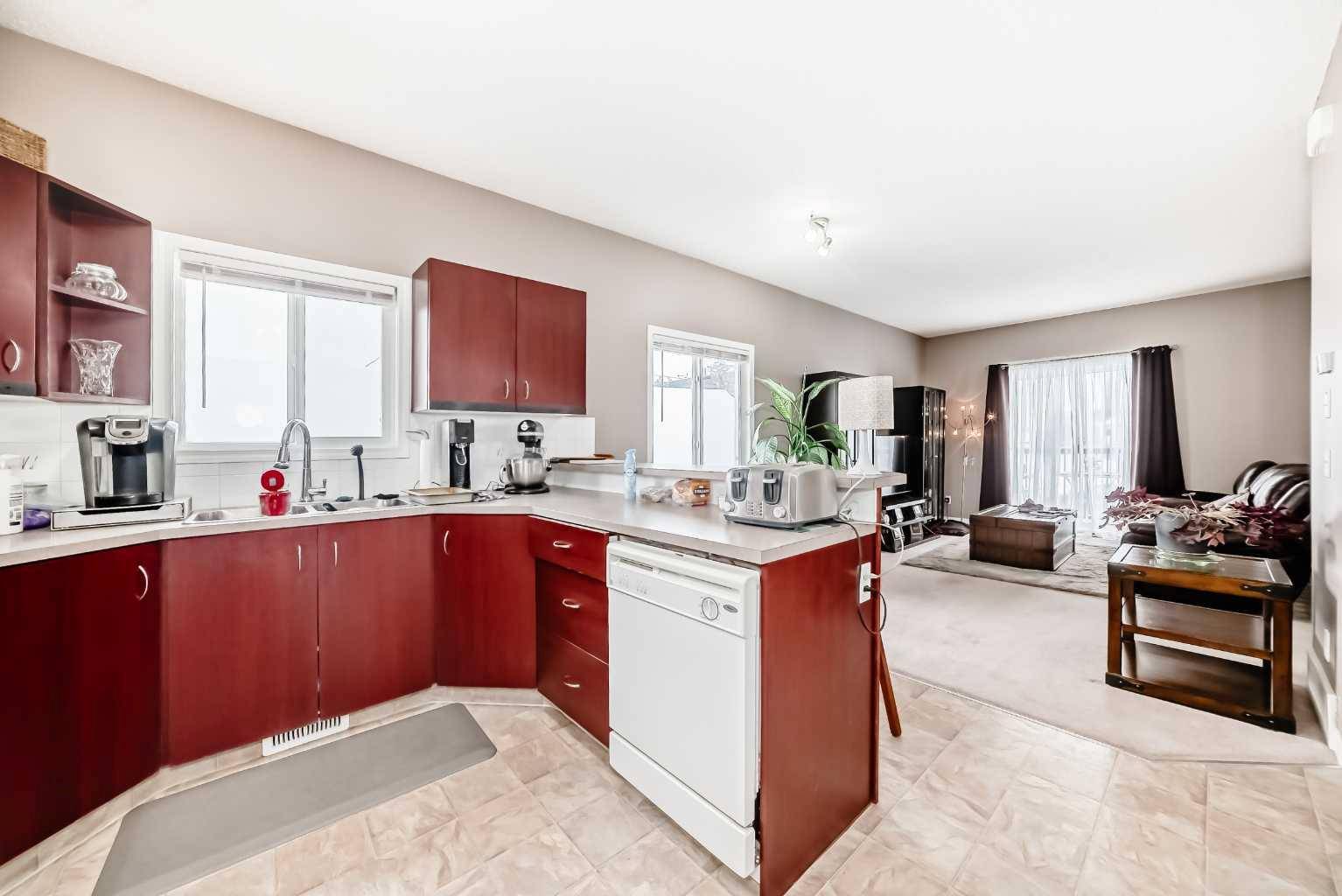 Strathmore, AB t1p1b7,112 5 AVE