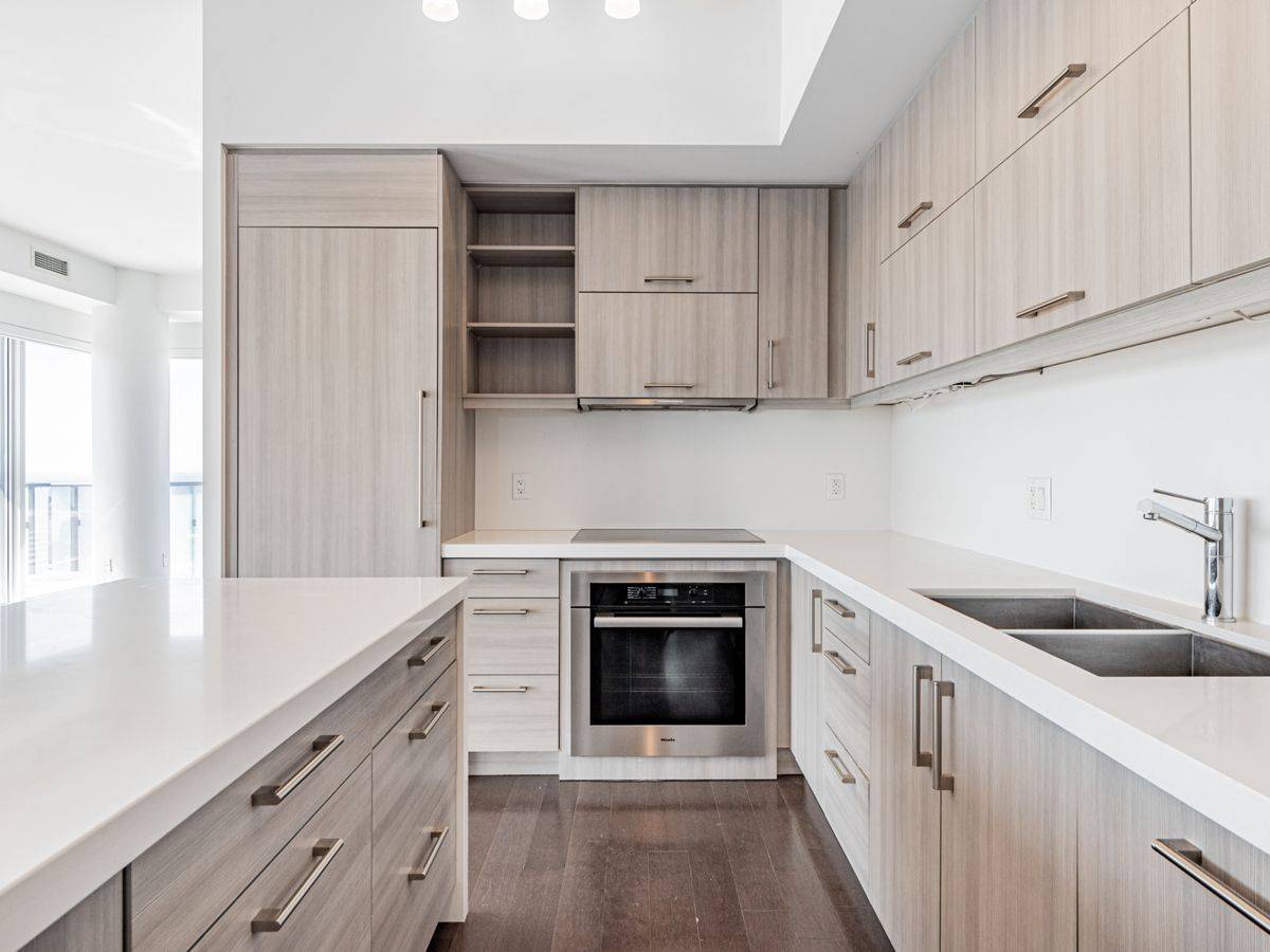 Toronto C01, ON M5S 0A6,65 St. Mary ST #LPH - 2