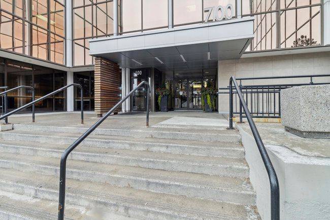 Markham, ON L3R 5J2,7100 Woodbine AVE #215