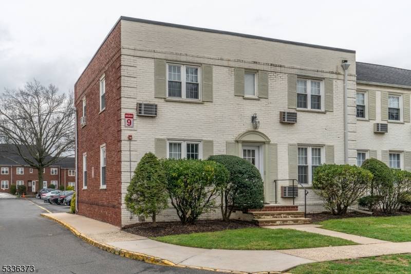 Cranford Twp., NJ 07016,29 B Parkway Village