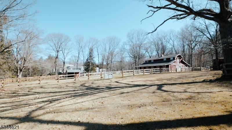 Saddle River Boro, NJ 07458,98 E Saddle River Rd