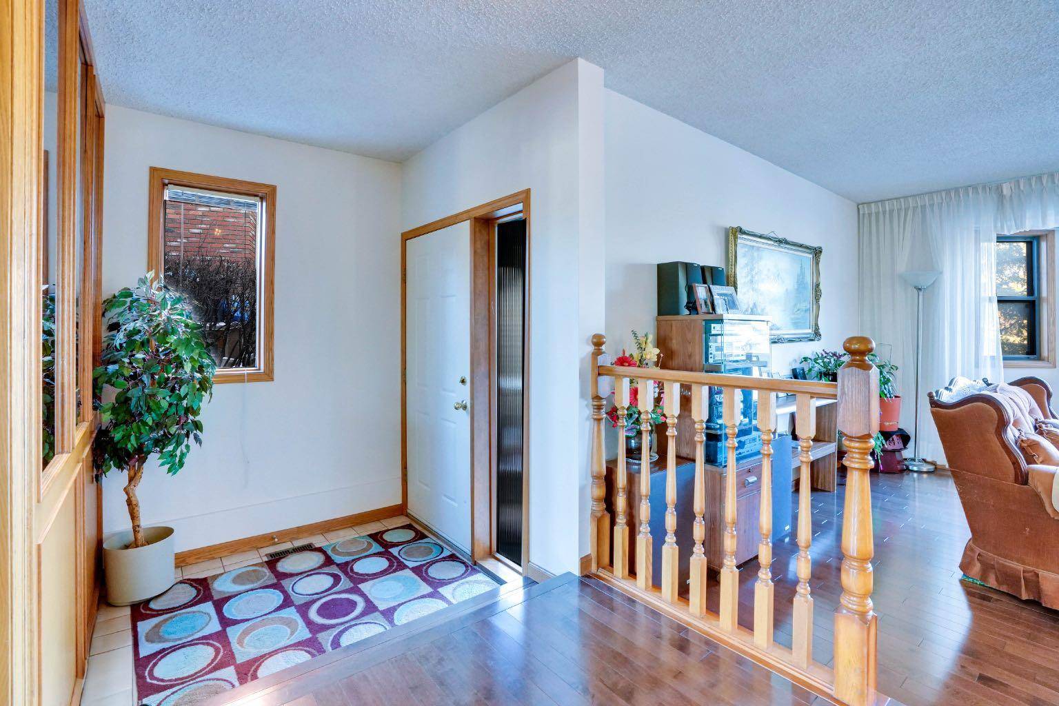Calgary, AB T3A 4A8,343 Edgedale DR NW