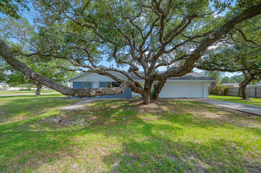 Rockport, TX 78382,1229 W Terrace Blvd