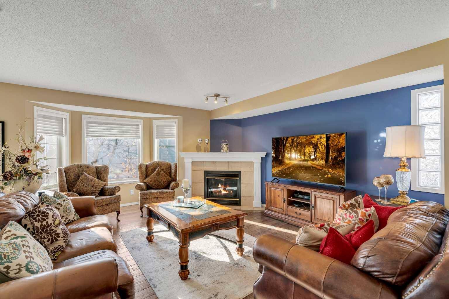 Calgary, AB T3B 5T3,100 Valley Ridge HTS NW