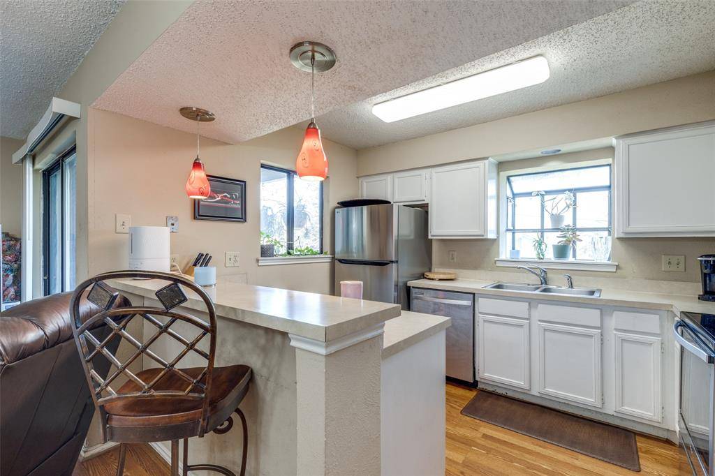 Dallas, TX 75248,15151 Berry Trail #106