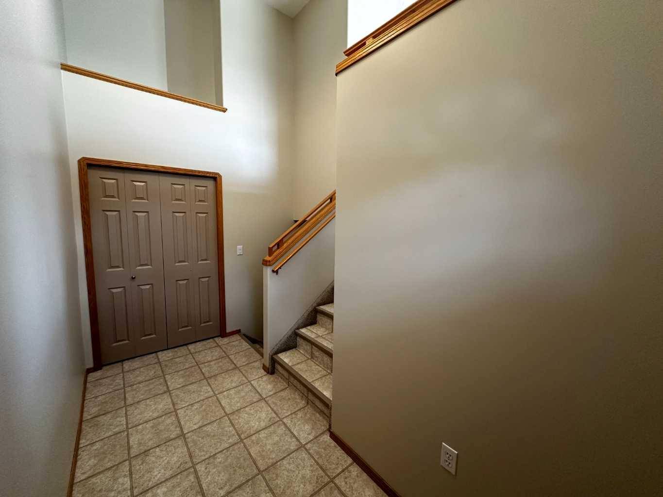 Medicine Hat, AB T1B 4N9,88 Sunrise ST SE #2