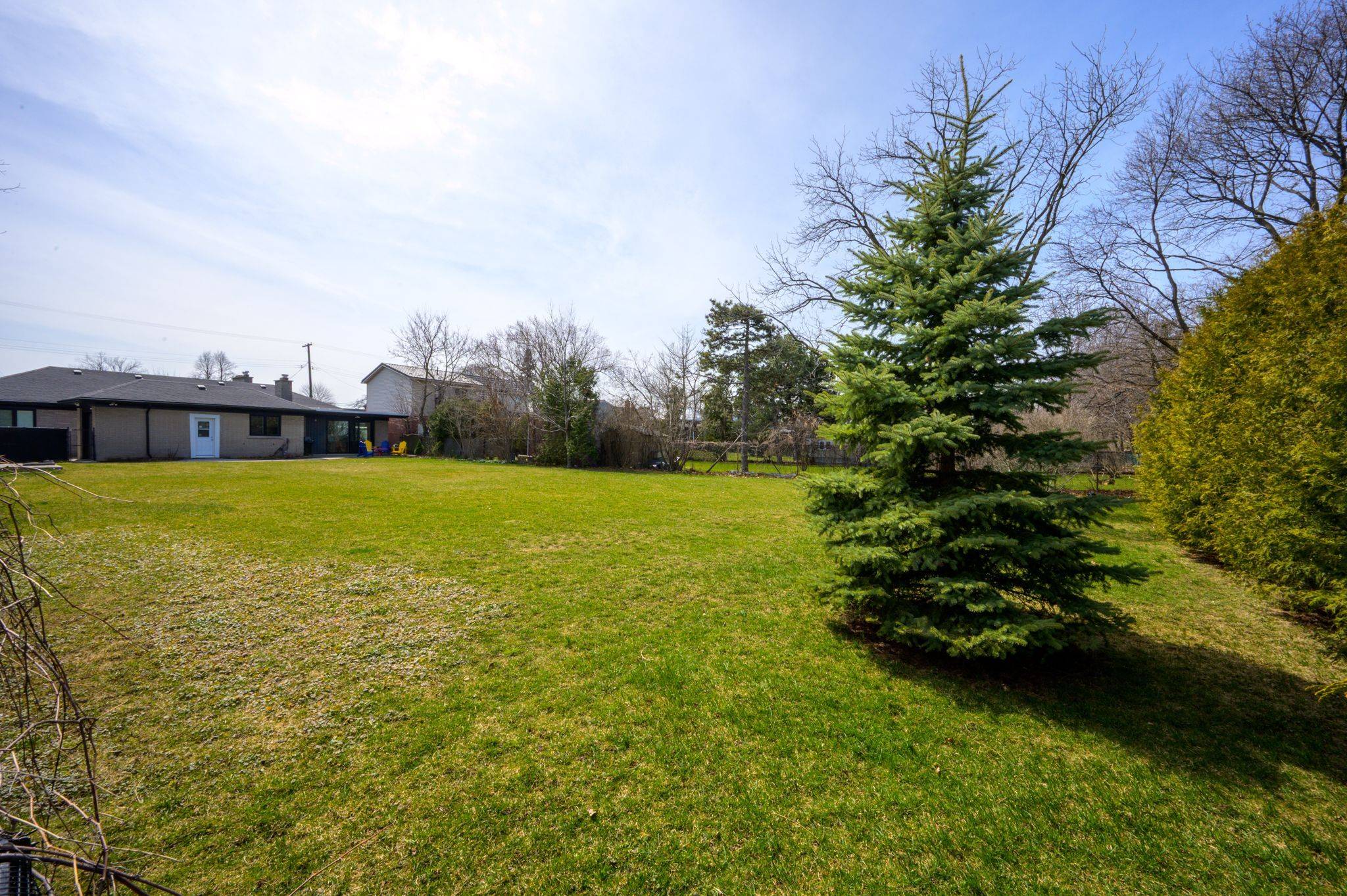 Hamilton, ON L8T 3E1,56 East 43Rd ST
