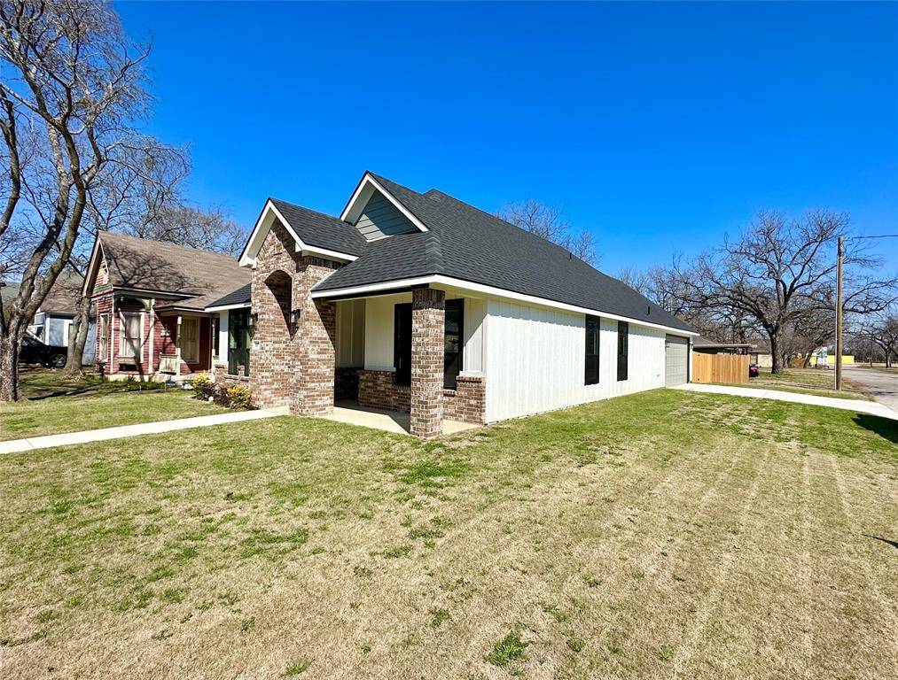 Cleburne, TX 76031,607 S Anglin Street