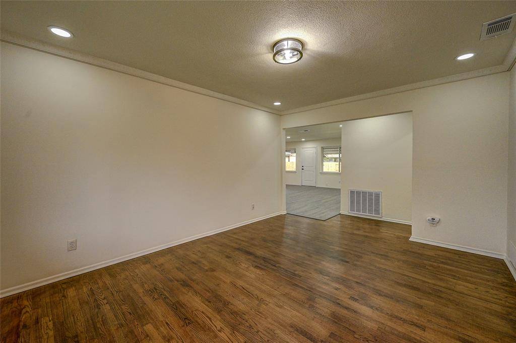 Dallas, TX 75227,9521 Crestshire Drive