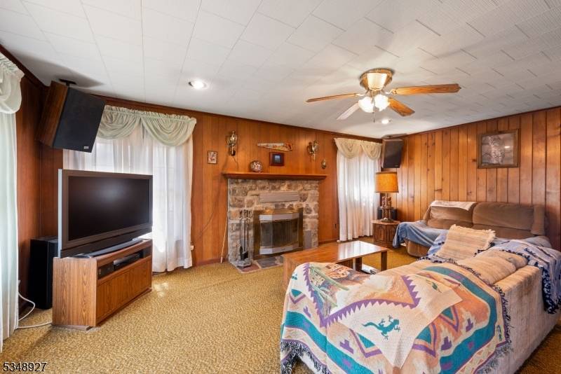 Hopatcong Boro, NJ 07843,42 Wildwood Shores Dr