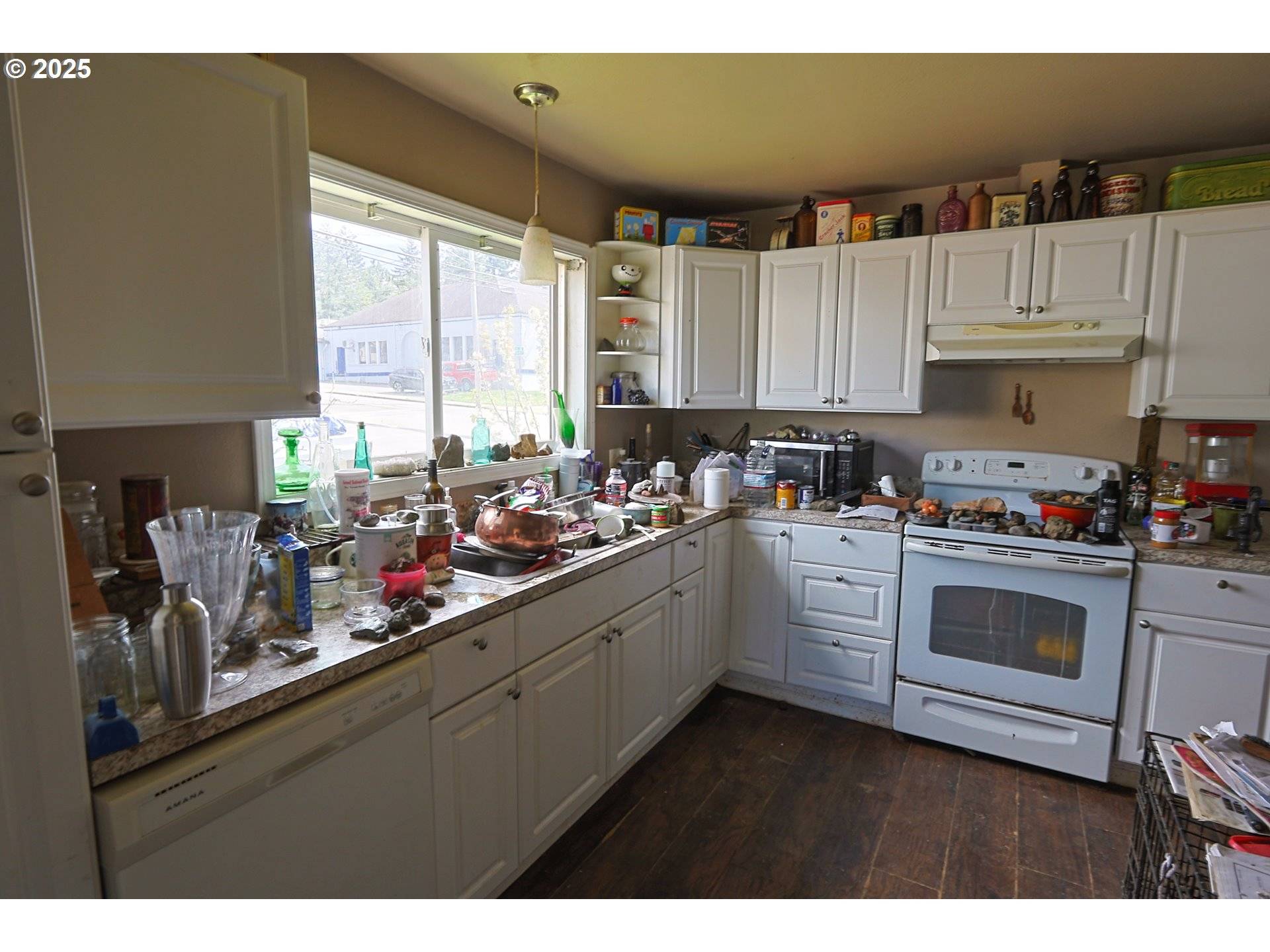 Myrtle Point, OR 97458,931 MAPLE ST