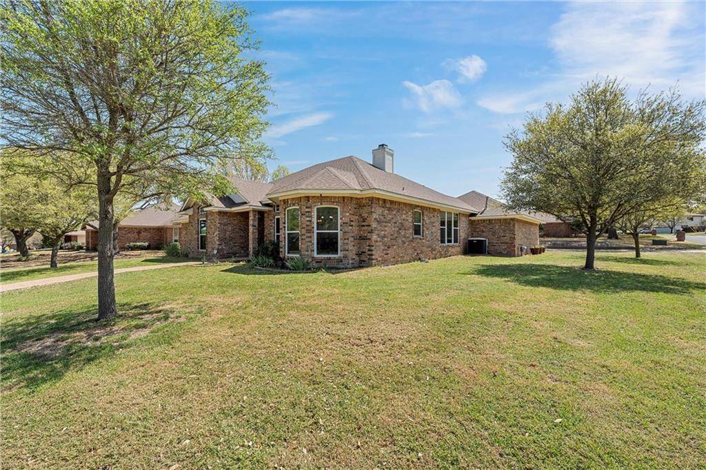 Hewitt, TX 76643,301 Whispering Meadows Drive