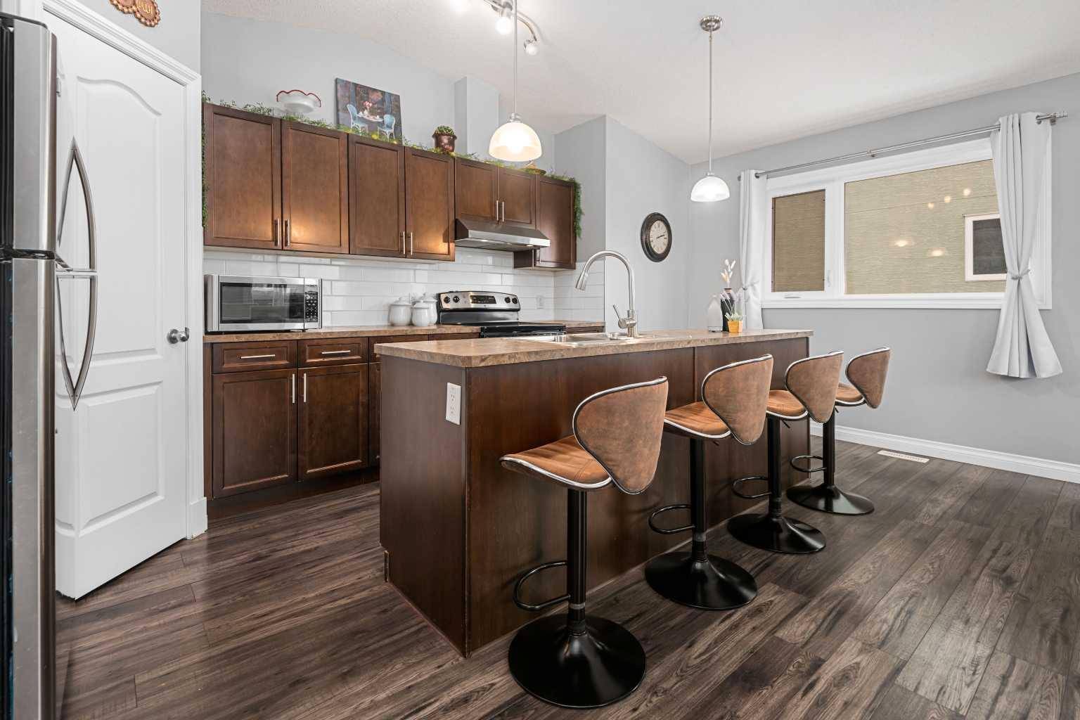 Strathmore, AB T1P 0B1,308 Strathcona CIR