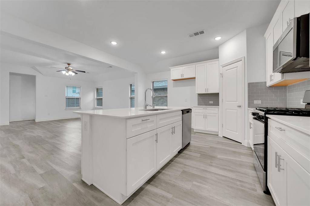 Celina, TX 75009,438 Camille Crossing