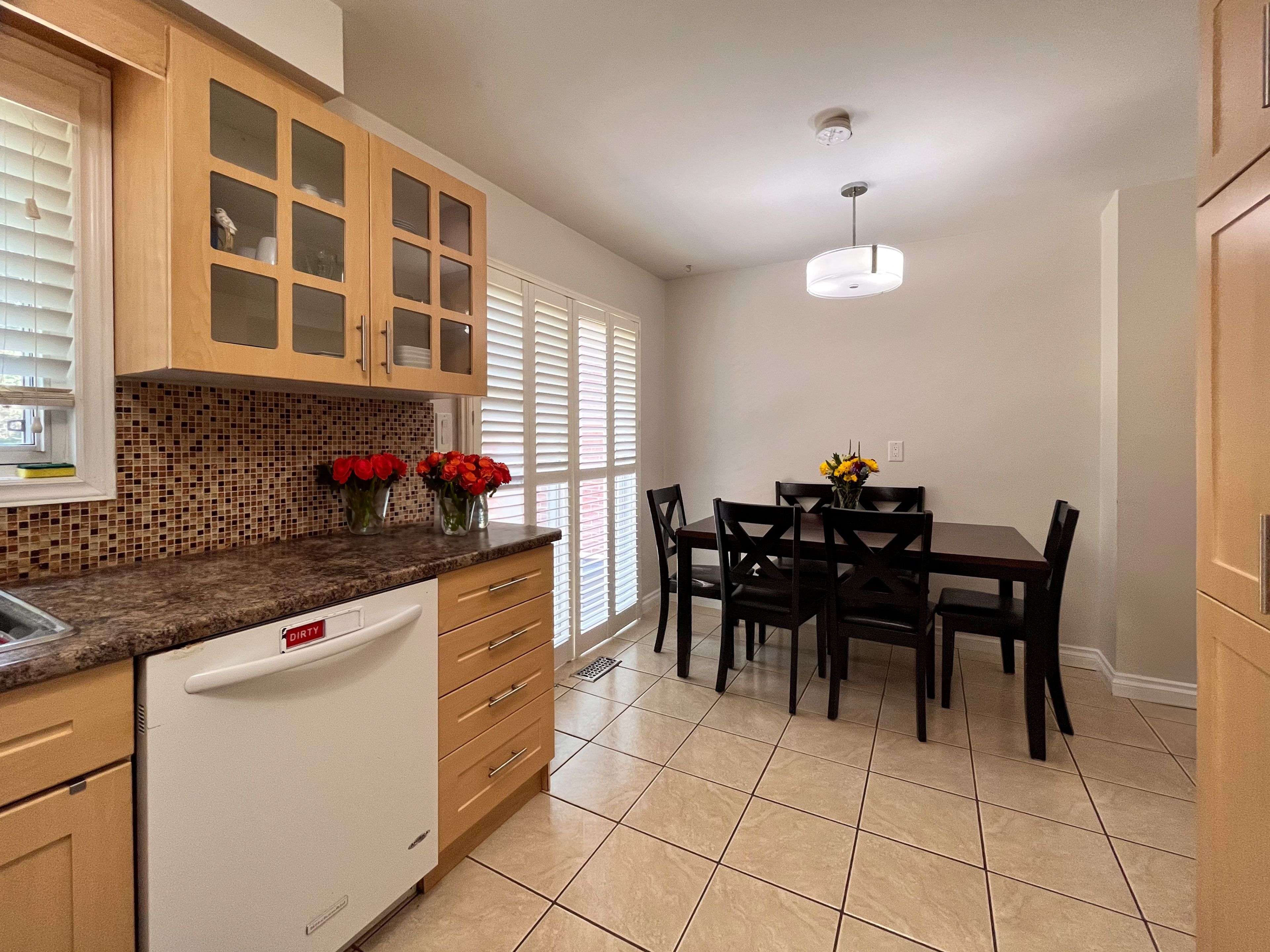 Oakville, ON L6J 7G7,2785 Huntingdon TRL