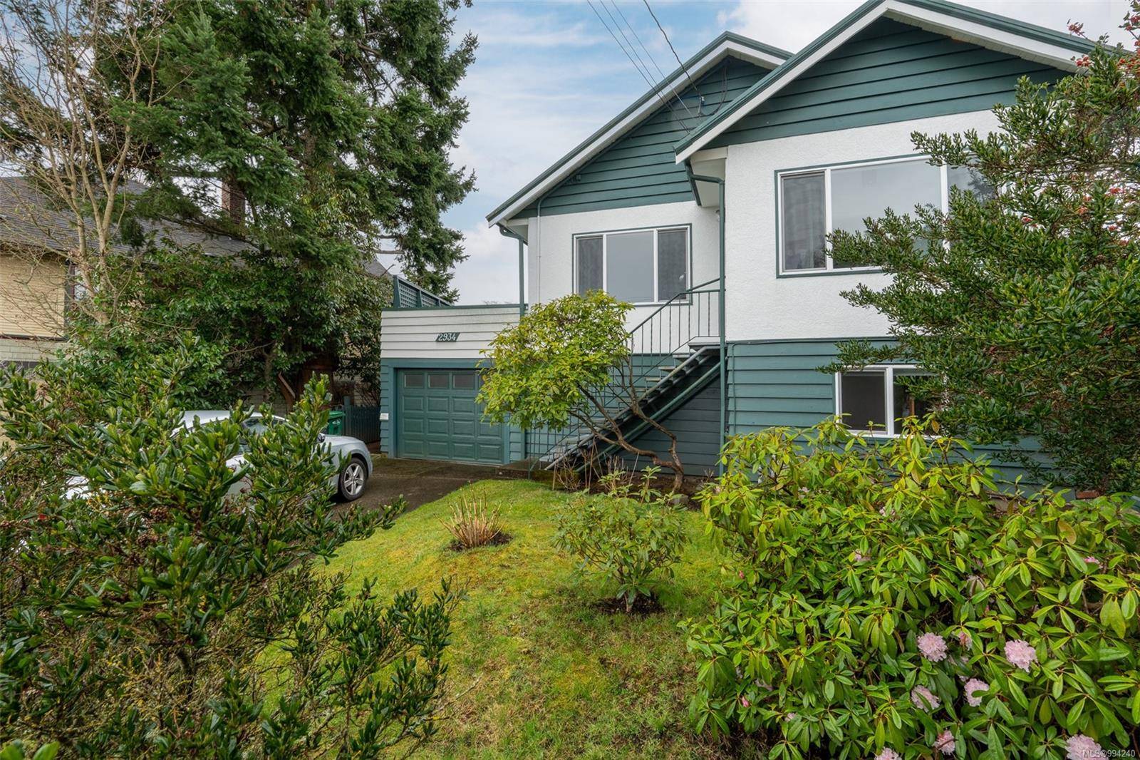 Victoria, BC V8T 3H9,2934 Cedar Hill Rd