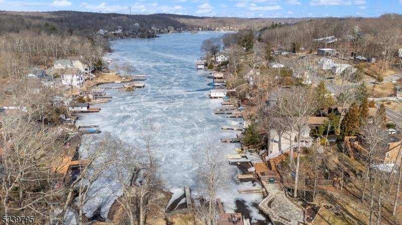 Hopatcong Boro, NJ 07843,385 Maxim Dr