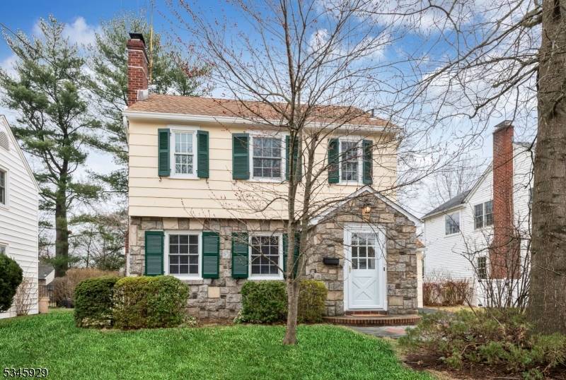 Ridgewood Village, NJ 07450,227 Walthery Ave