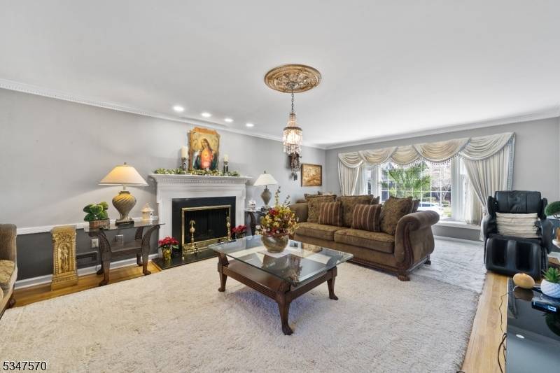 Clifton City, NJ 07013,66 Country Ln
