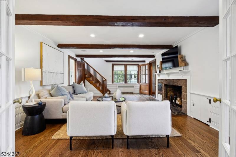 Millburn Twp., NJ 07078,20 Inwood Rd