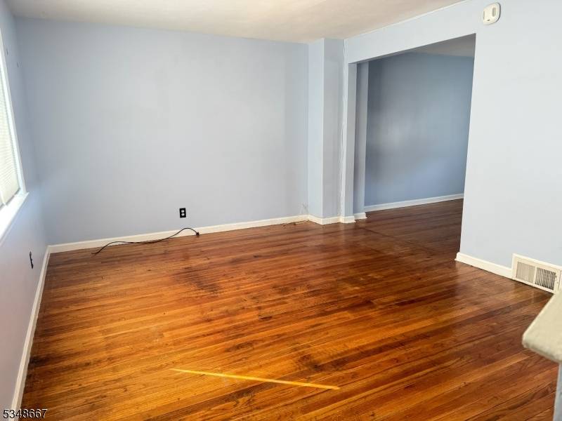 Metuchen Boro, NJ 08840,208 Newman St