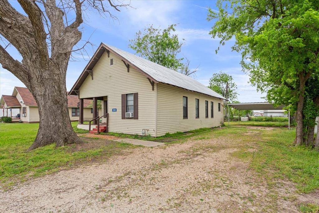 Kosse, TX 76653,205 N Narcissus