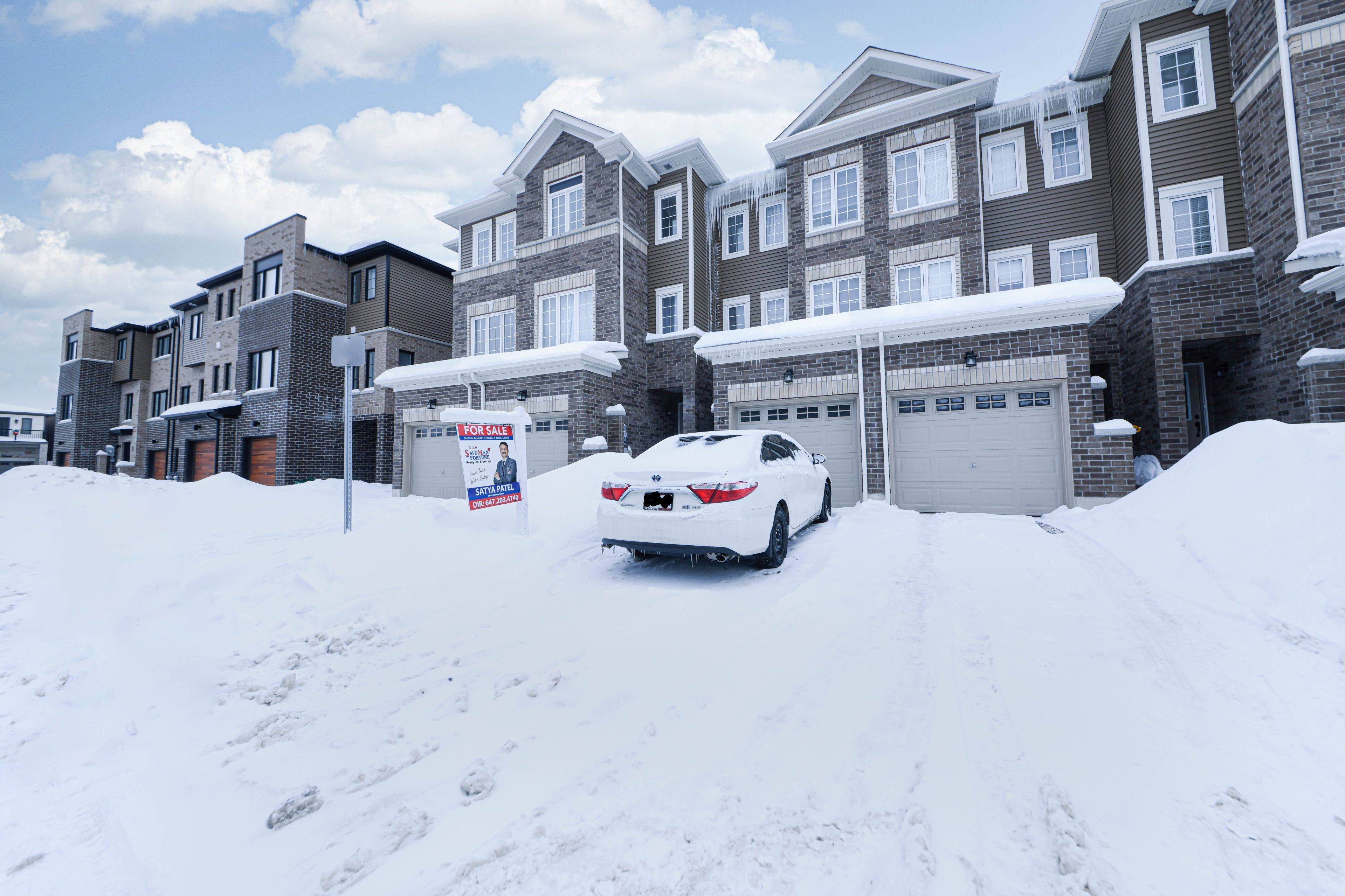 Barrie, ON L9J 0T5,15 Pumpkin Corner CRES