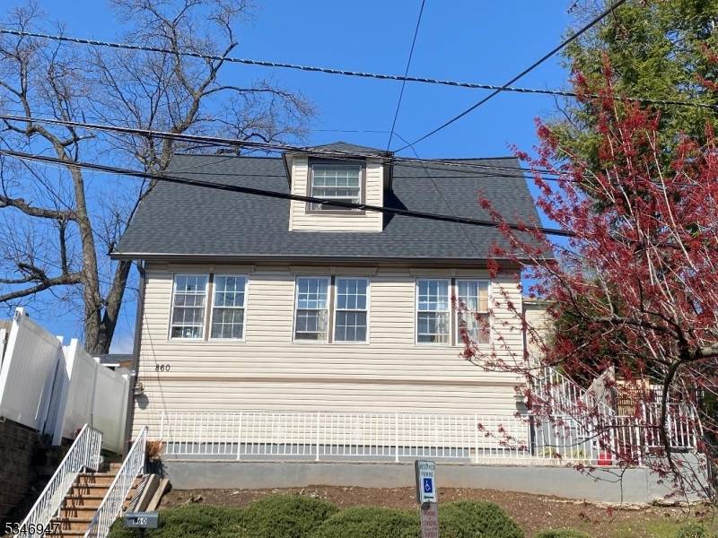 Newark City, NJ 07104,860 Clifton Ave