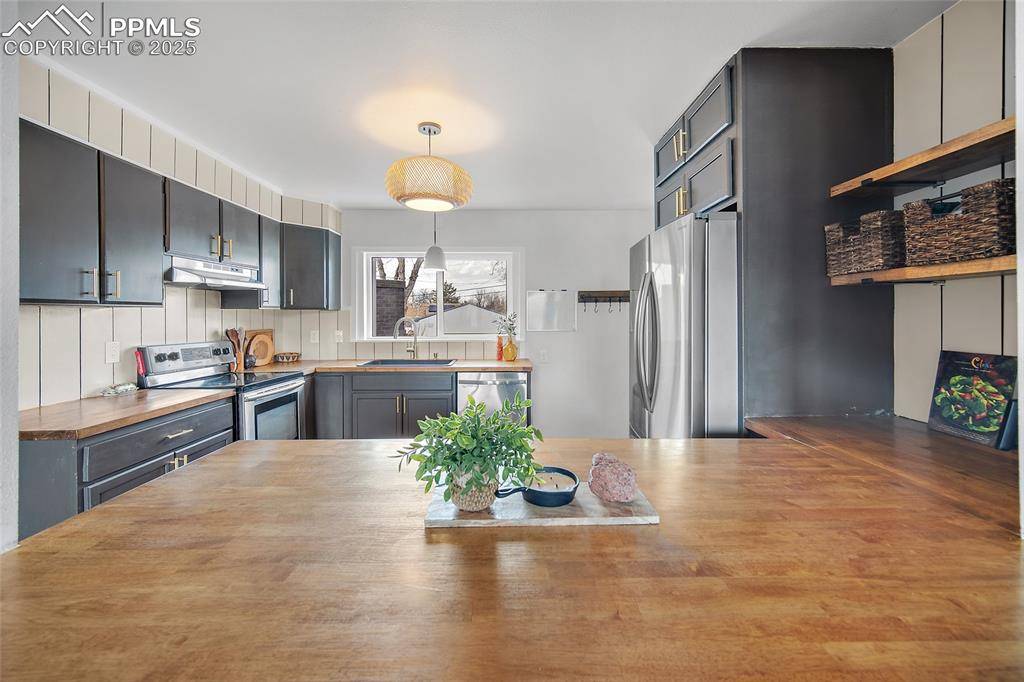 Pueblo, CO 81001,1125 Revere LN