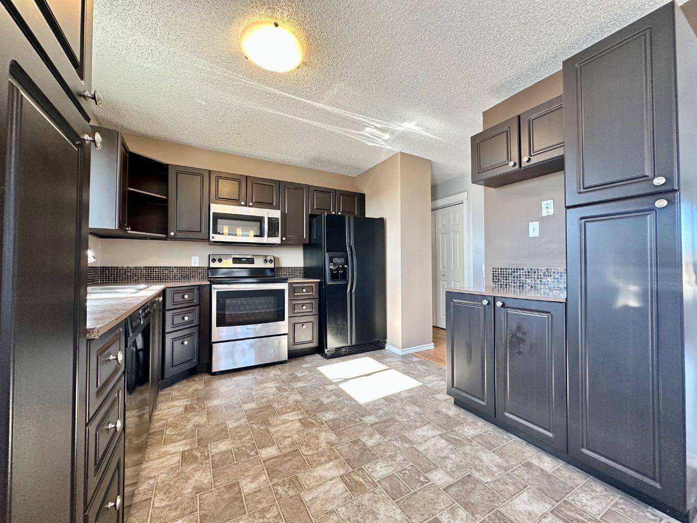 Brooks, AB T1R 0A7,103 Wildrose AVE