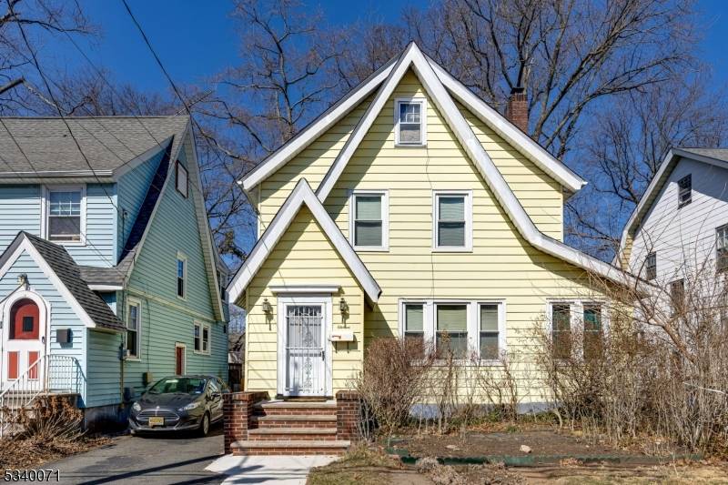 Maplewood Twp., NJ 07040,11 Manley Terrace