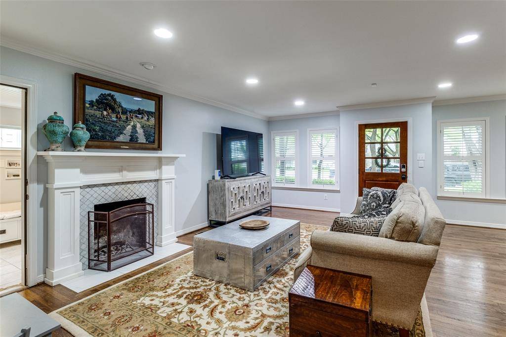 Dallas, TX 75209,5713 W Amherst Avenue