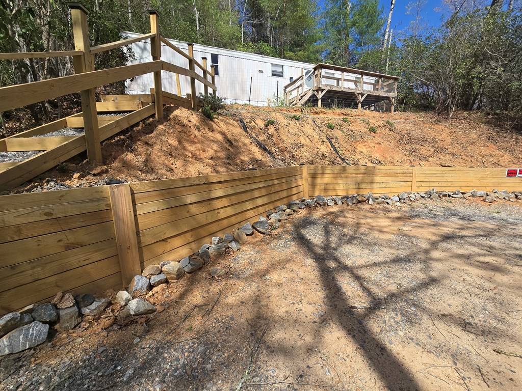 Hiawassee, GA 30546,1467 Creek Road