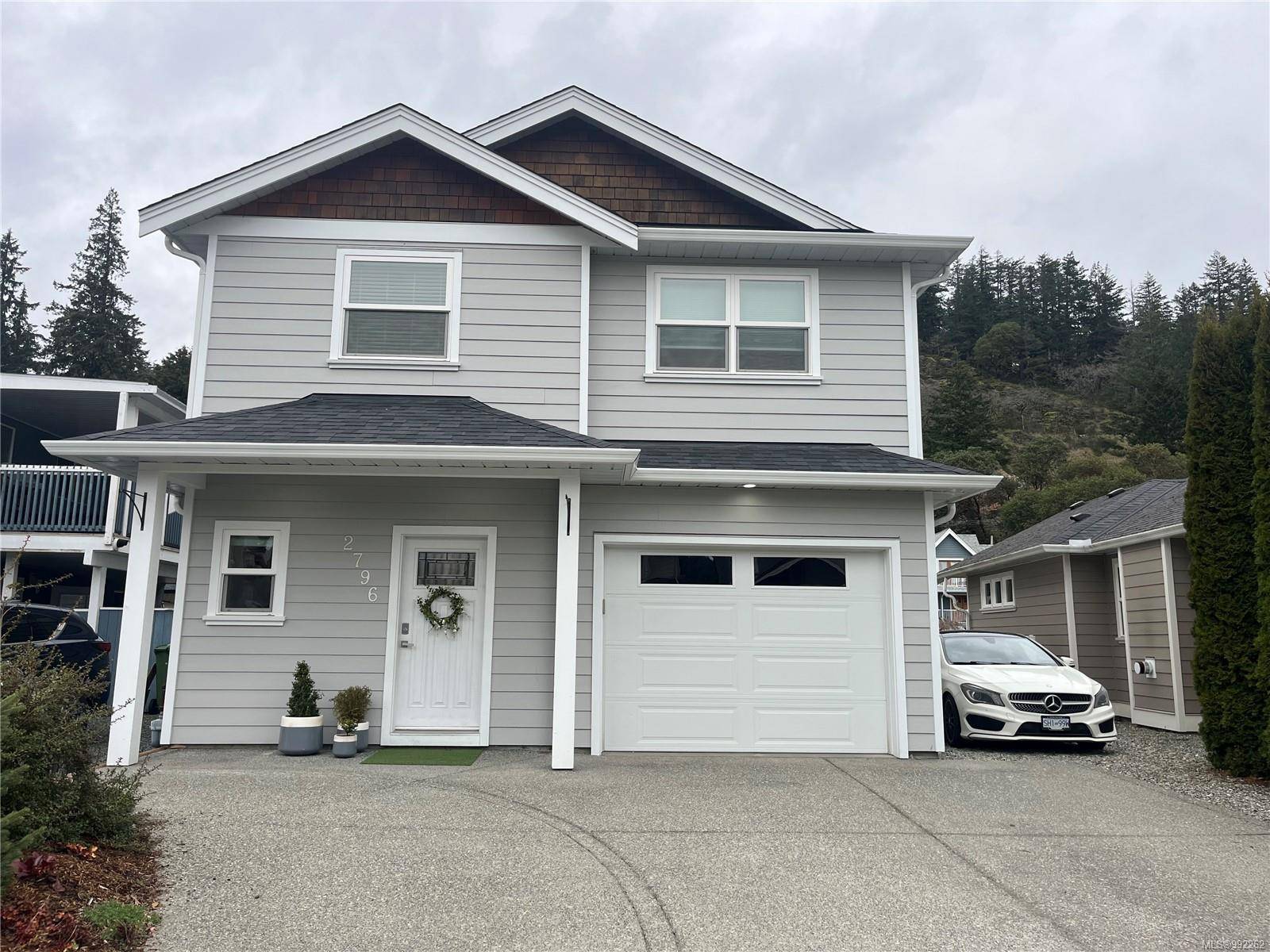 Langford, BC V9B 5T5,2796 Lake End Rd