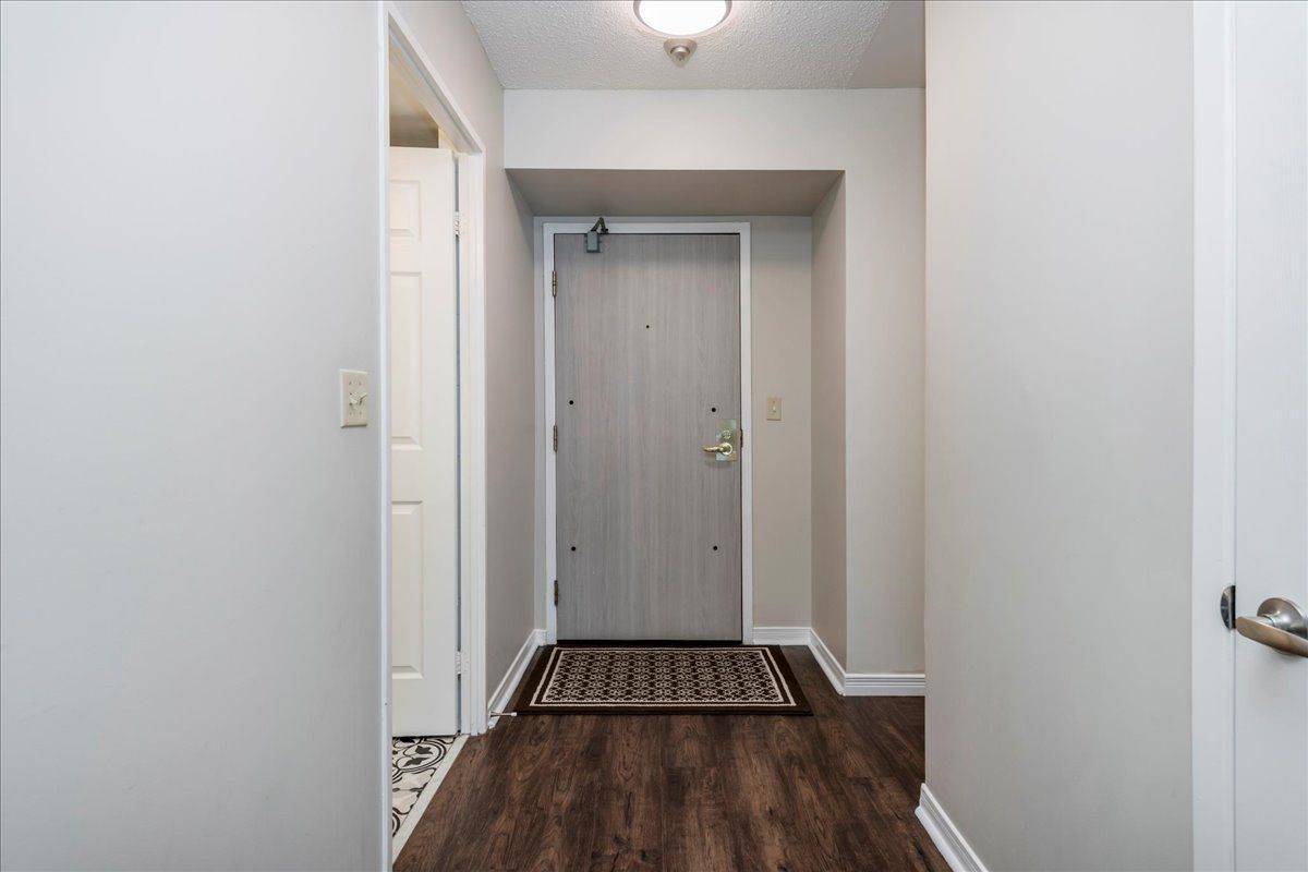 Barrie, ON L4M 6H1,150 Dunlop St ST E #504