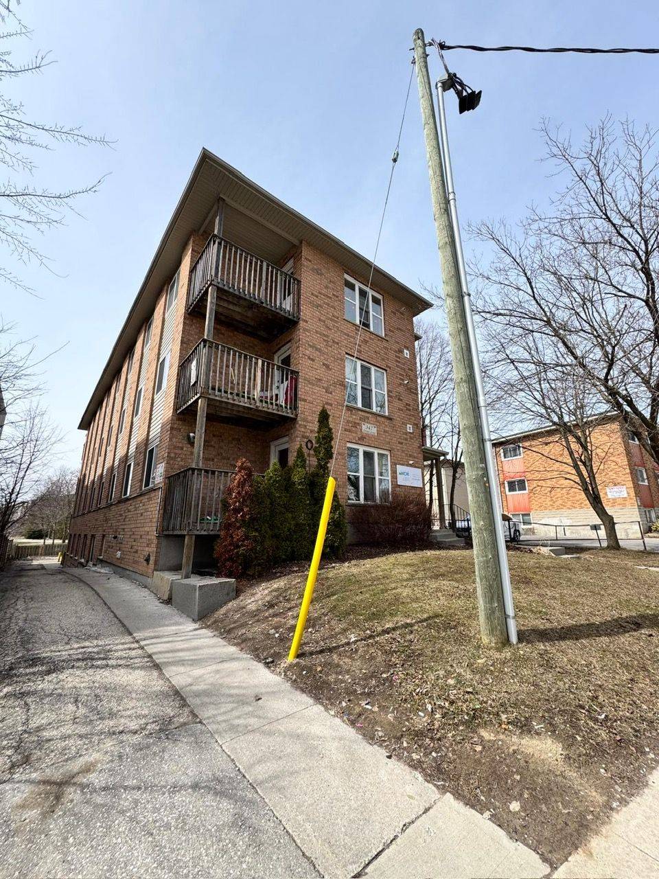 Waterloo, ON N2L 3M6,347 Spruce ST