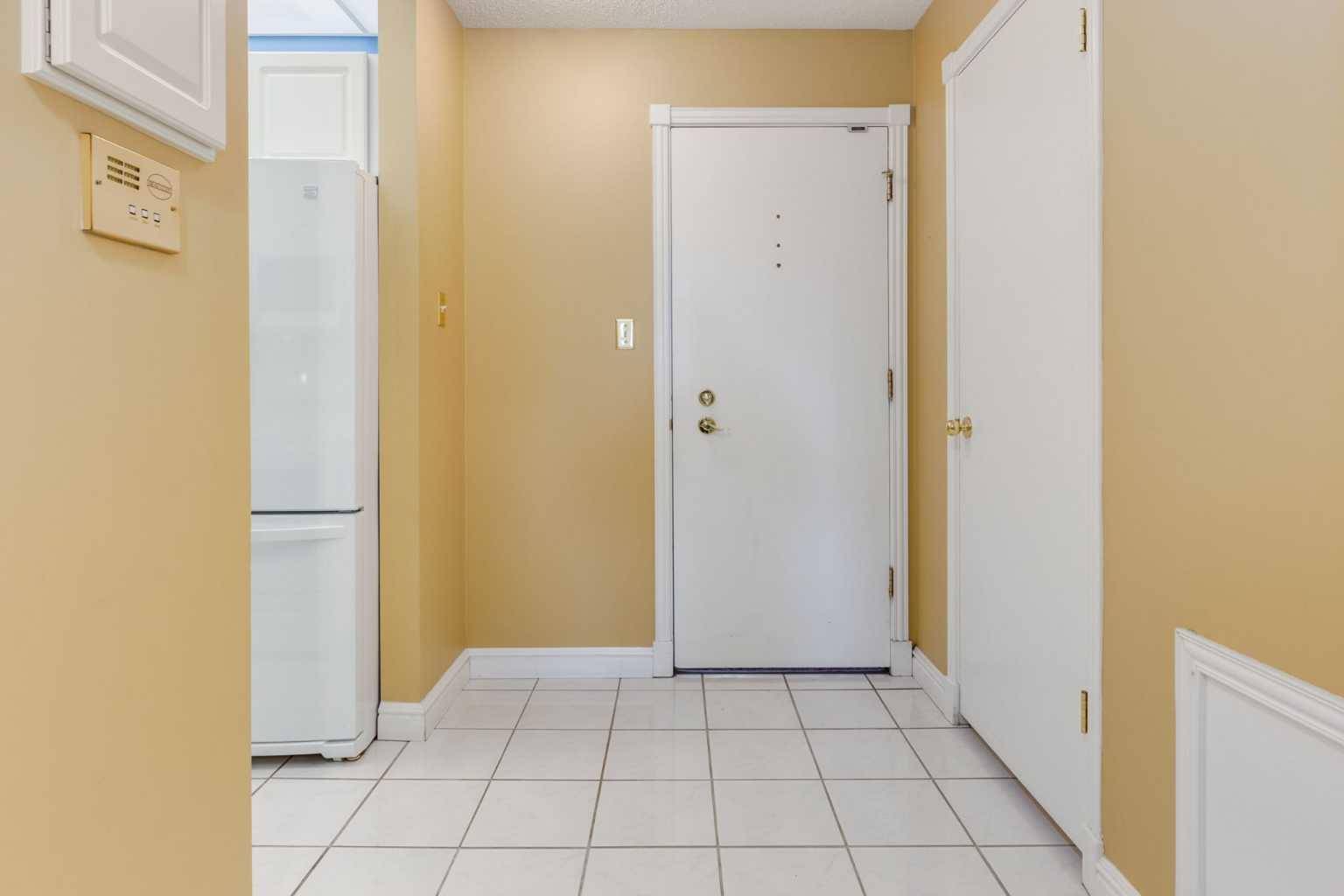 Calgary, AB T2W 2B1,201 Braeglen Close SW #1406