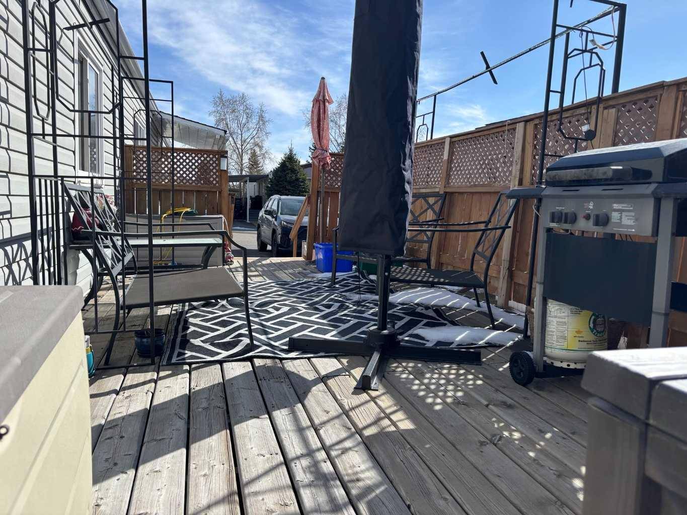 Calgary, AB T3G 4E4,99 Arbour Lake RD NW #265
