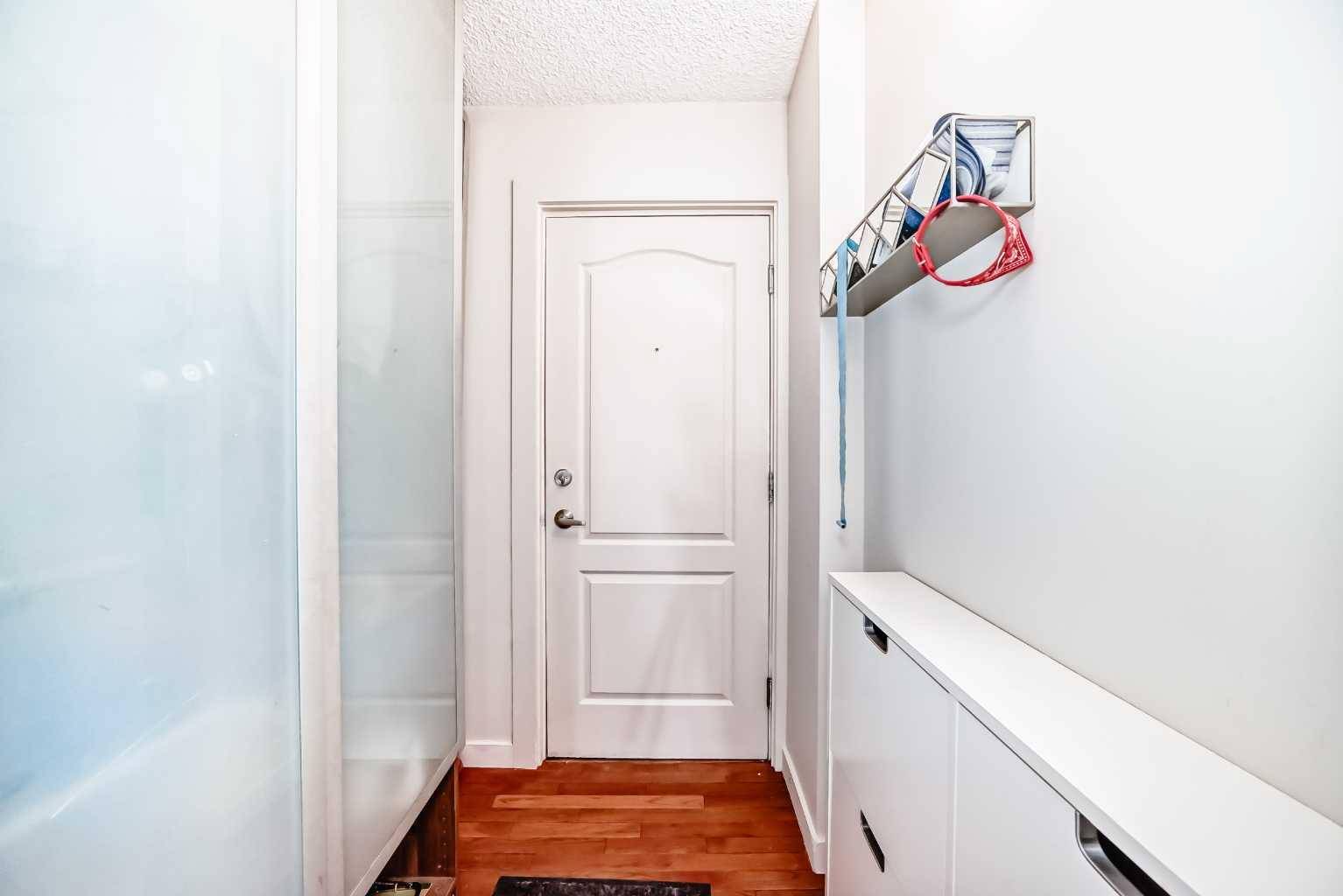 Calgary, AB T2T 3T2,2111 14 ST SW #204