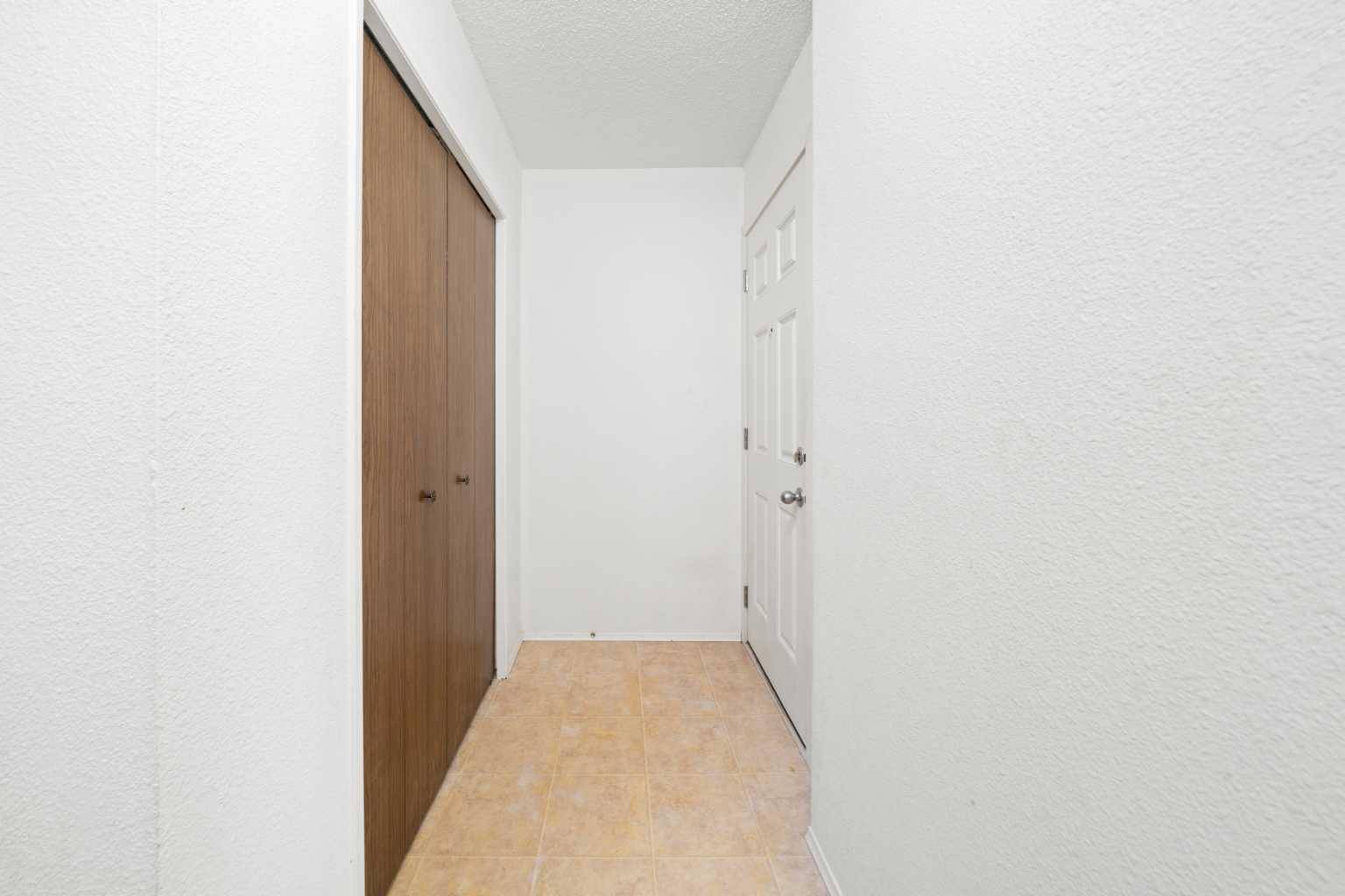 Calgary, AB T3A 2H4,4740 Dalton DR NW #106