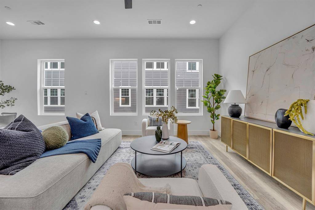 Dallas, TX 75208,631 N Tyler Street #102