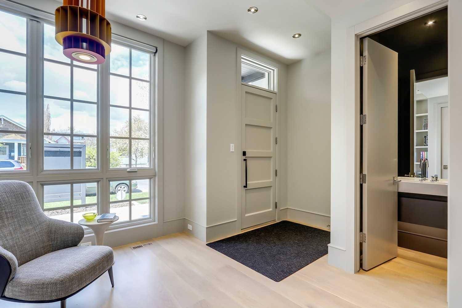 Calgary, AB T2N 1X5,428 11 ST NW