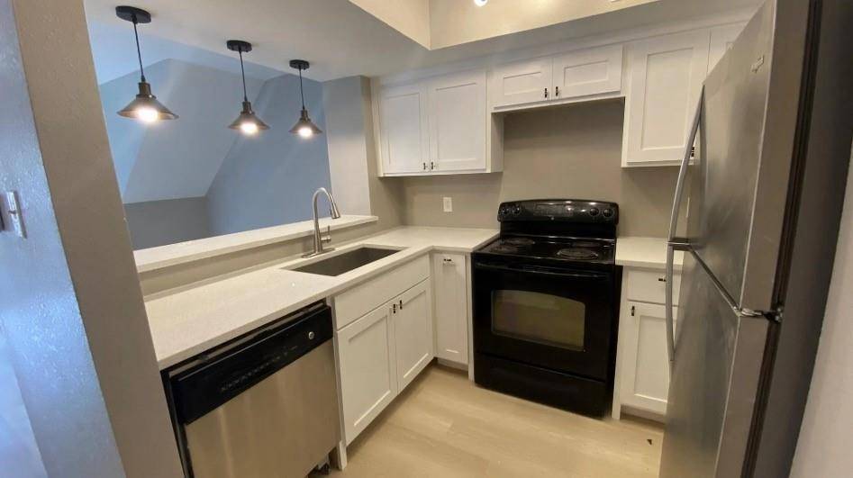 Dallas, TX 75243,9809 Walnut Street #201