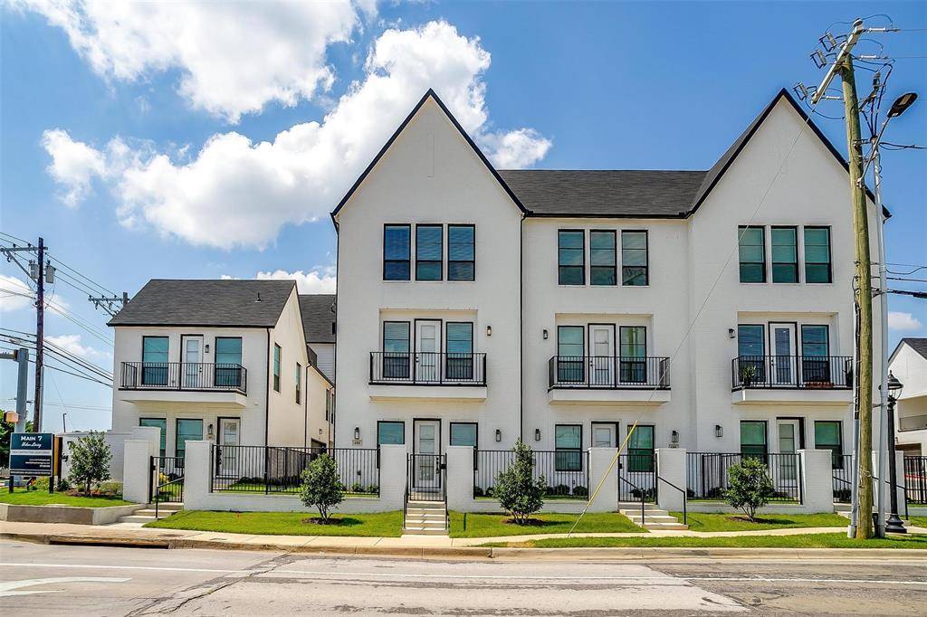 Arlington, TX 76013,130 S Cooper Street