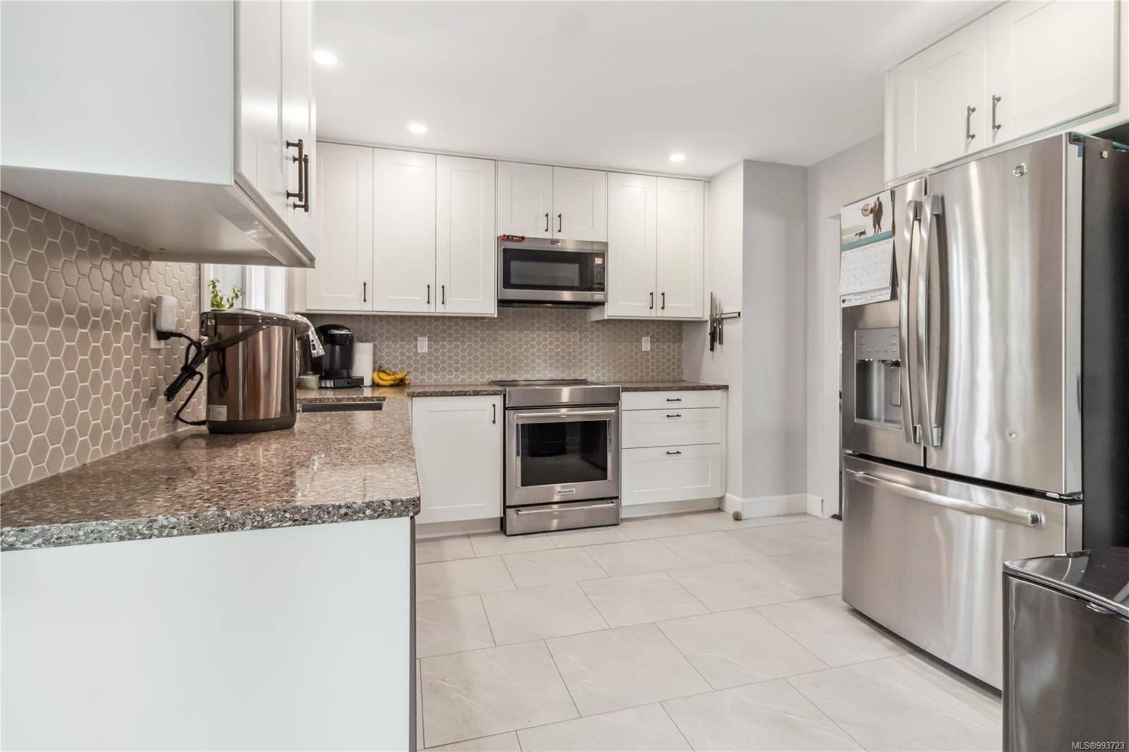 Sidney, BC V8L 3J5,10343 Patricia Pl