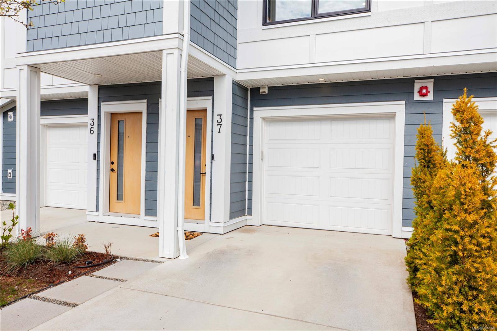 Colwood, BC V9C 0R9,255 Caspian Dr #37