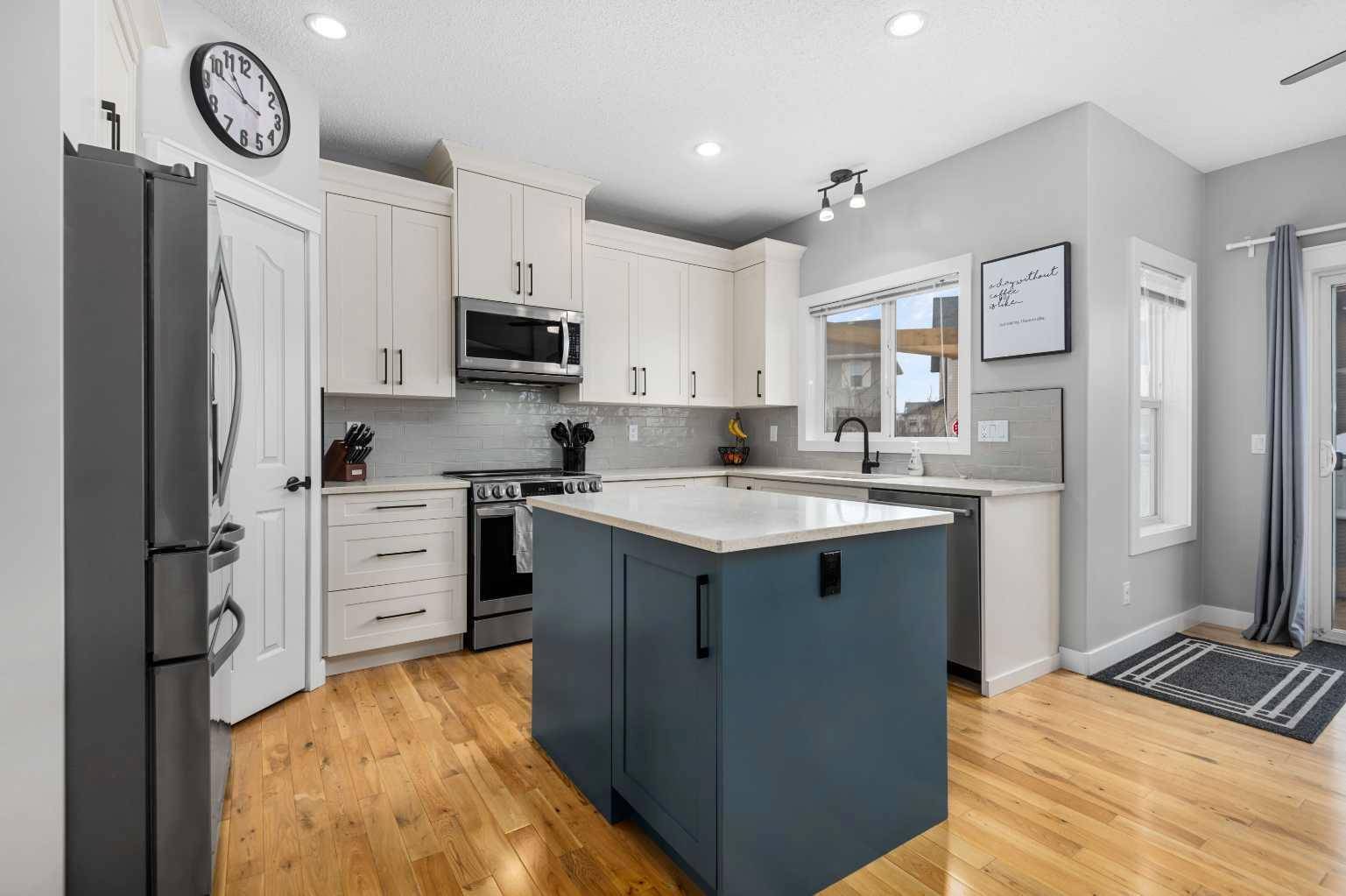 Airdrie, AB T4A 0A2,142 Kingsland HTS SE