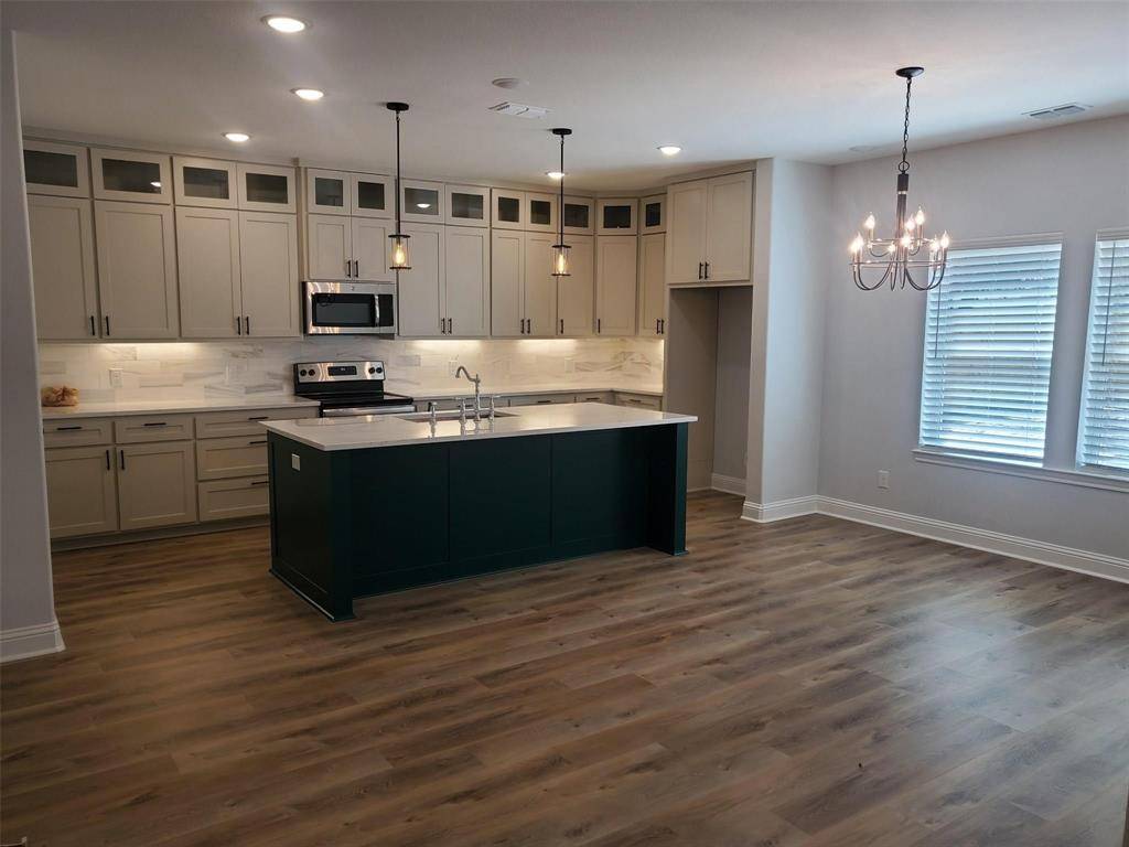 Dallas, TX 75212,1710 Dennison Street