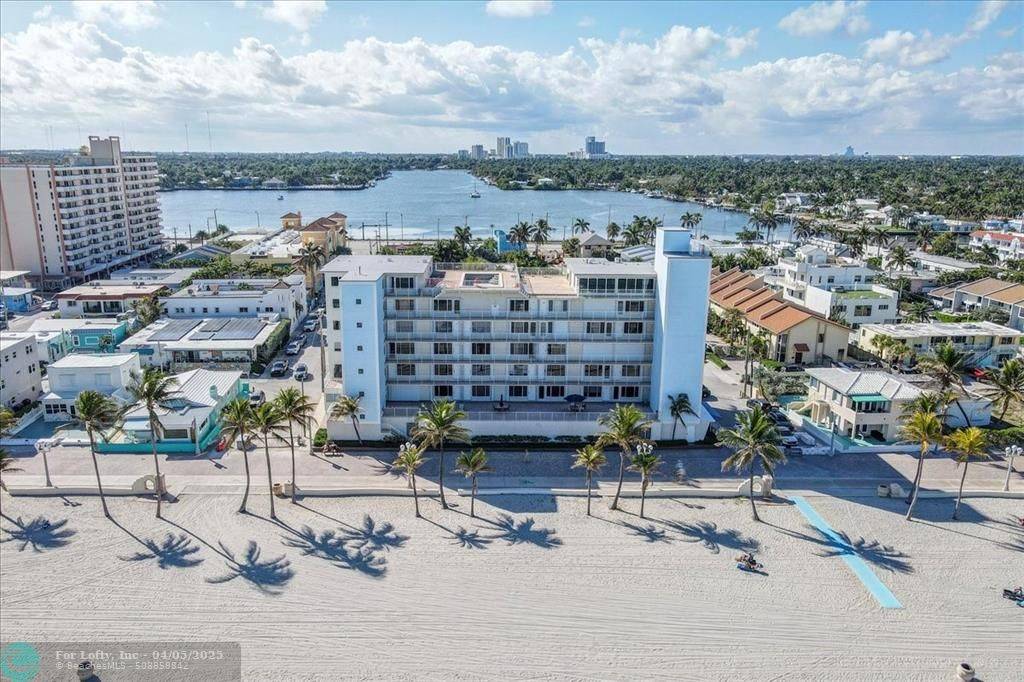 Hollywood, FL 33019,300 Oregon St  #201