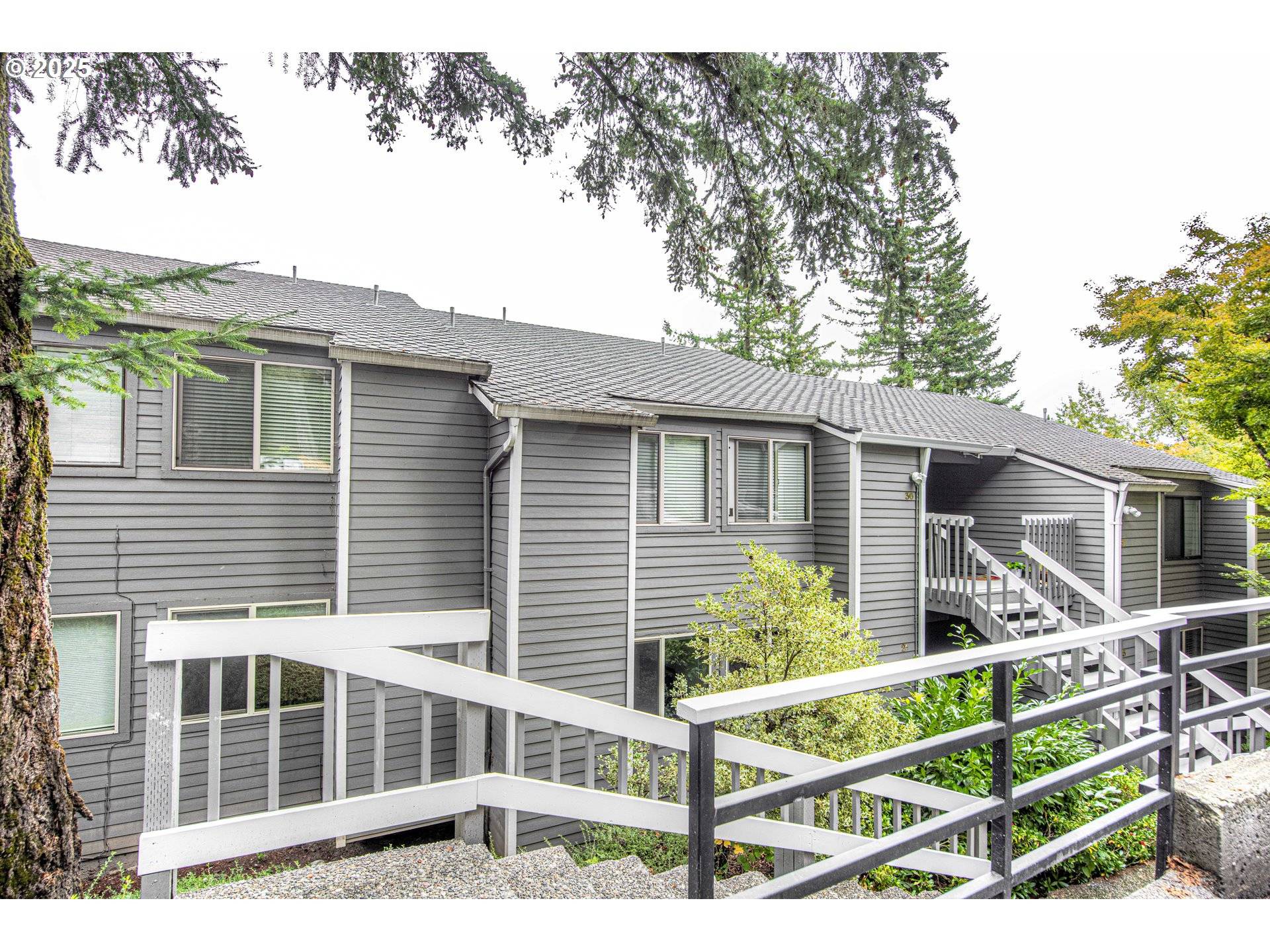 Lake Oswego, OR 97035,44 EAGLE CREST DR #24